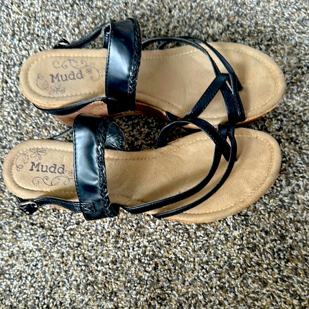Mudd Women's Black Sandals